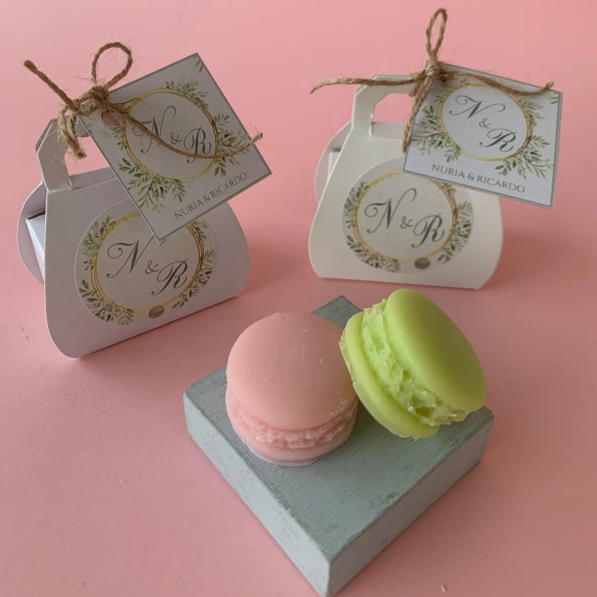 Jabón Recuerdito MINI MACARON caja con 2 piezas