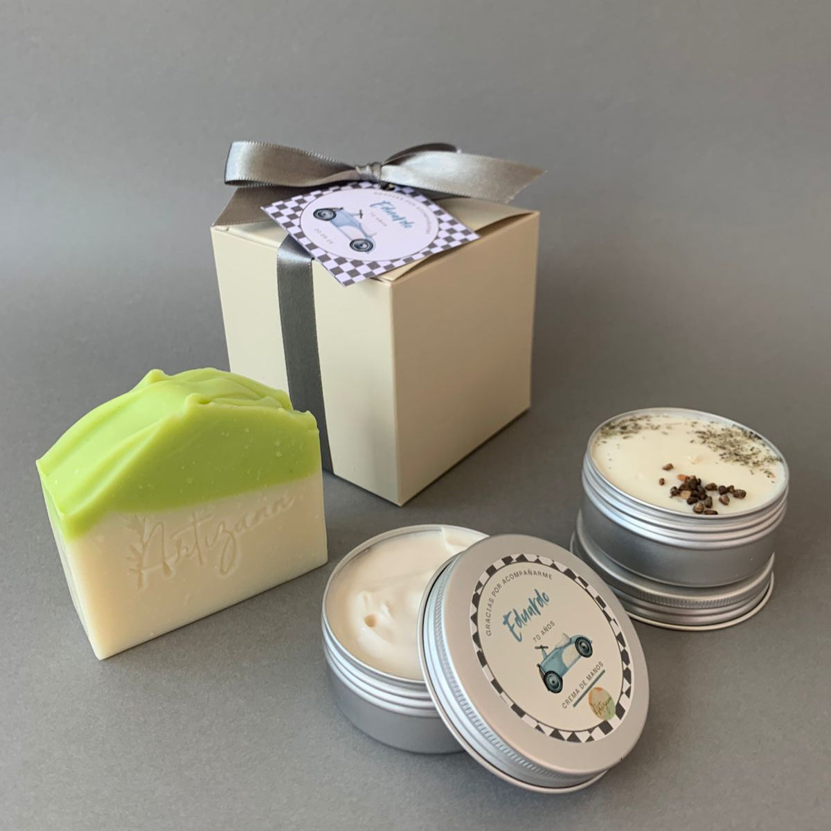Kit recuerdito en caja: jabón 100g + vela aromática 50g + crema de manos